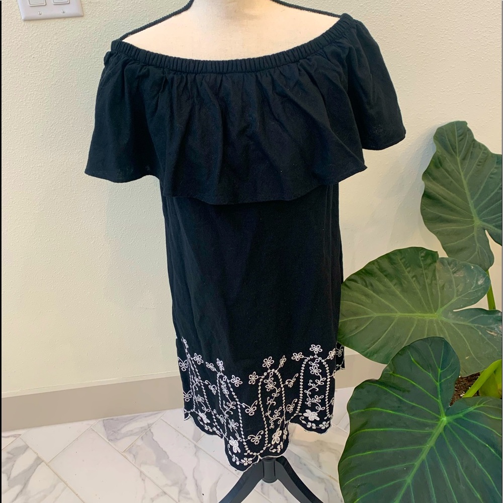 NWT Linen Blend Embroidered Off Shoulder Dress